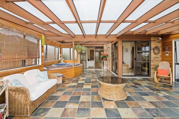 6 Embling Place Eastern Beach_8