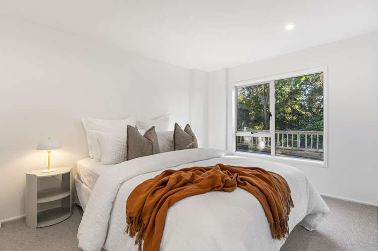 583 East Coast Road Browns Bay_15