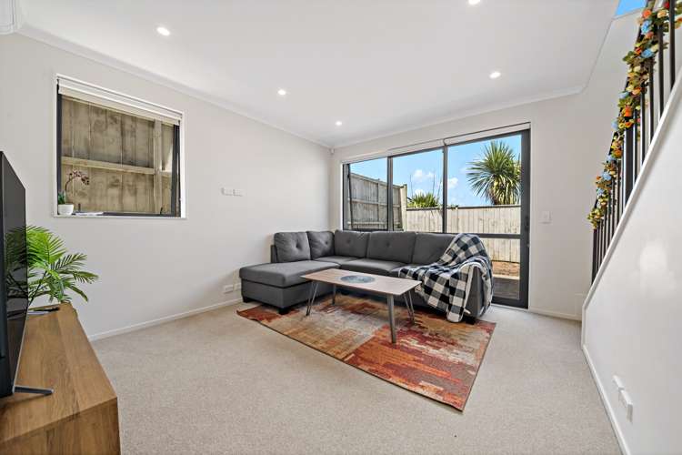 31 Matairangi Avenue Totara Heights_3