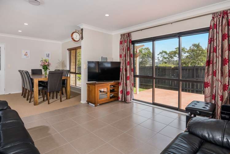 63 William Gamble Drive Greenhithe_11