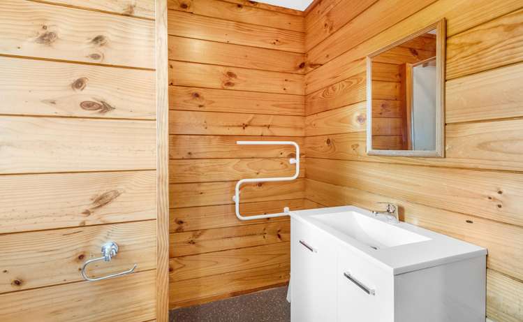 9 Cliff Street Moncks Bay_11