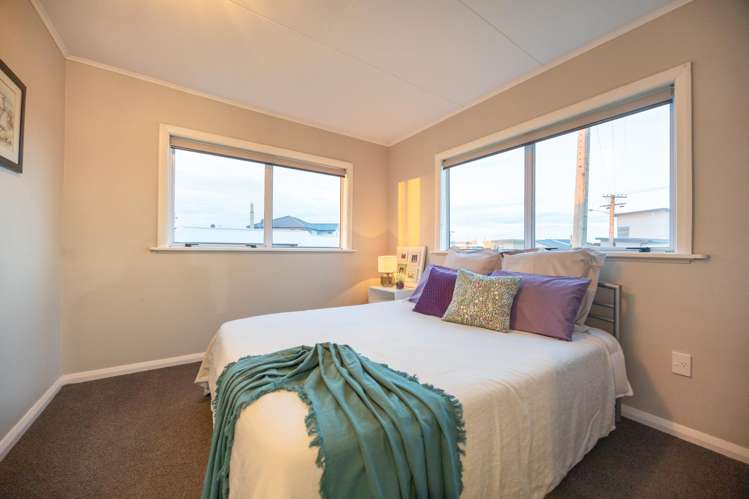 10 Marine Parade South Foxton Beach_16