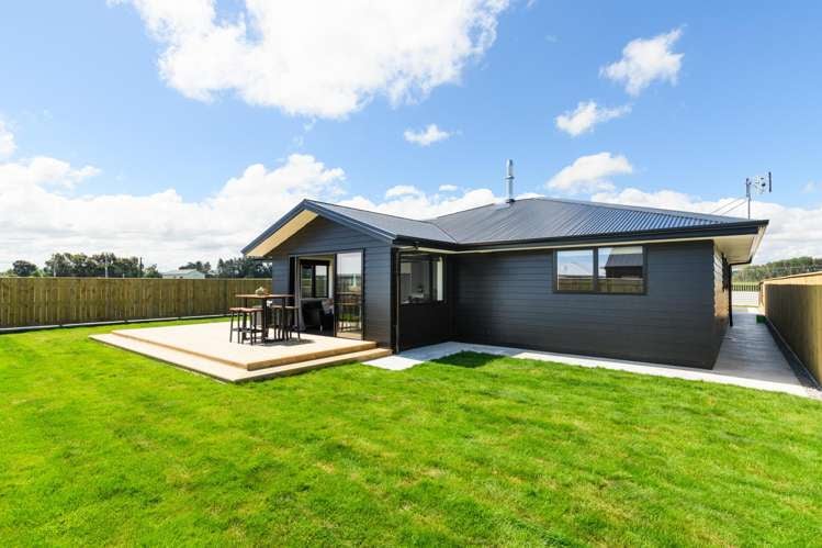 27 Reid Line West Feilding_3