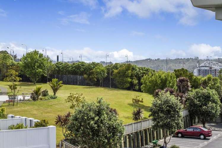 D8/60 Masons Road Oteha_16