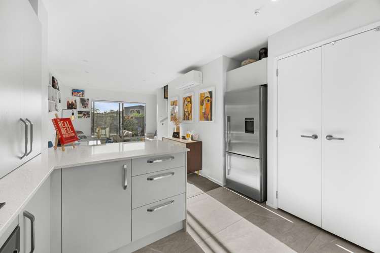 5/110 Kervil Avenue Te Atatu Peninsula_1