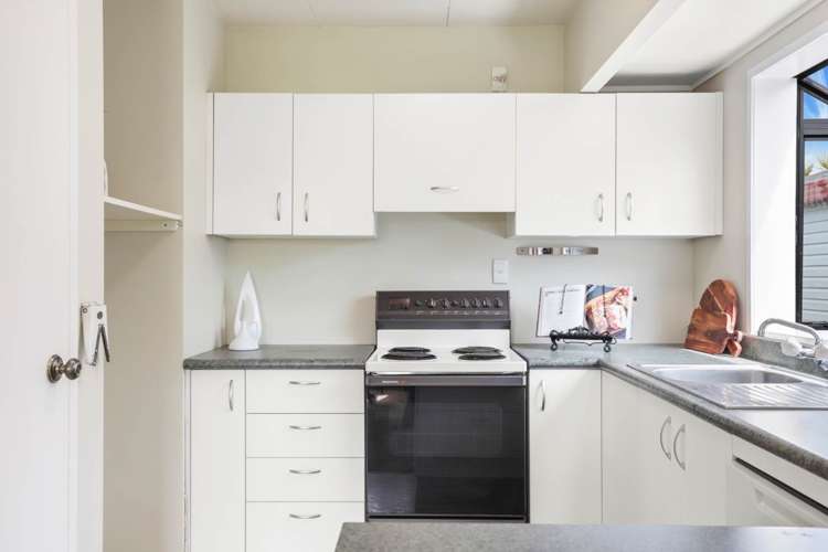 3/20 Woodward Avenue Mangere Bridge_10