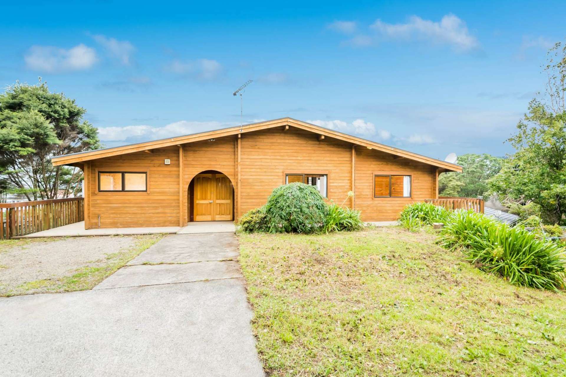 627 East Coast Road Browns Bay_0