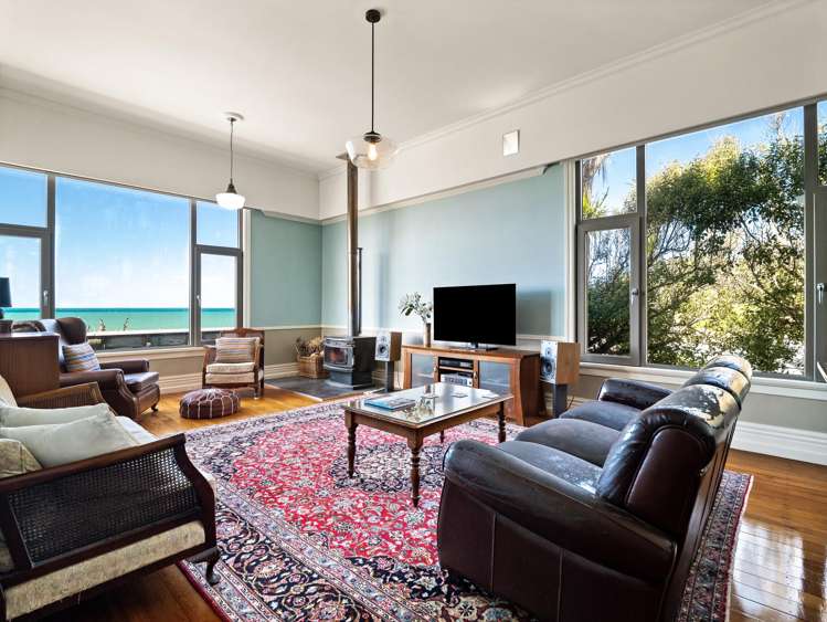 2 Wood Street Kaka Point_9