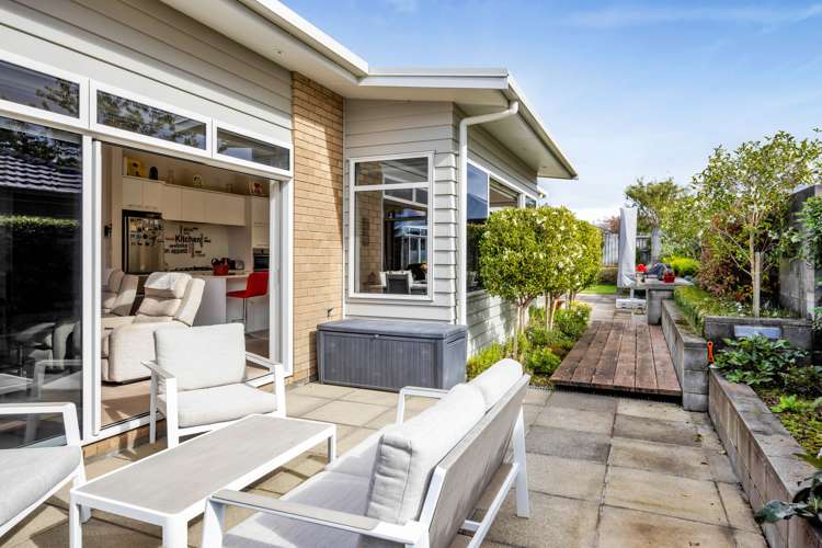 27 Montague Grove Stratford_23