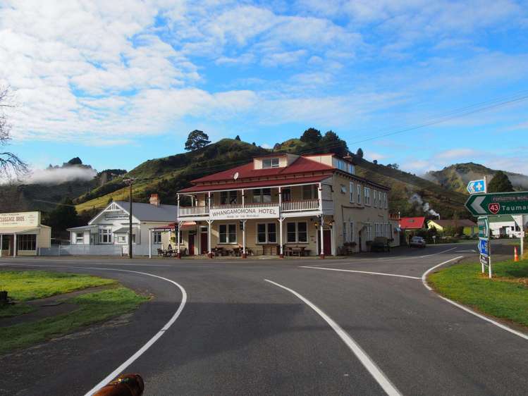 We bought NZ’s most remote pub - South Auckland family quit the rat race