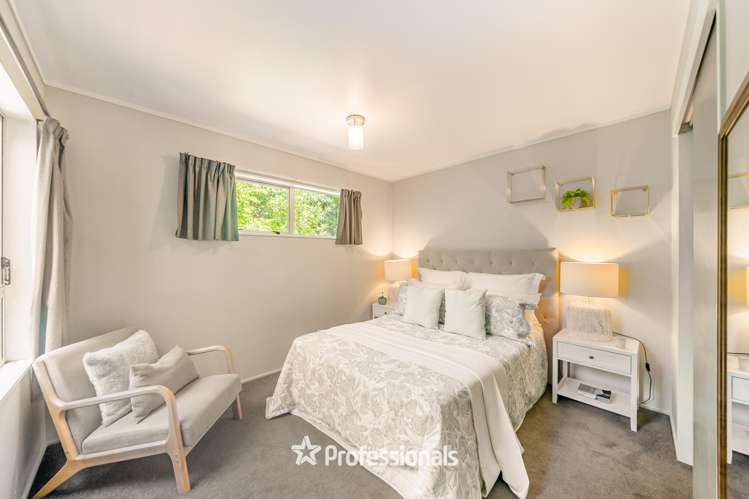 6 Swadel Way Karori_12