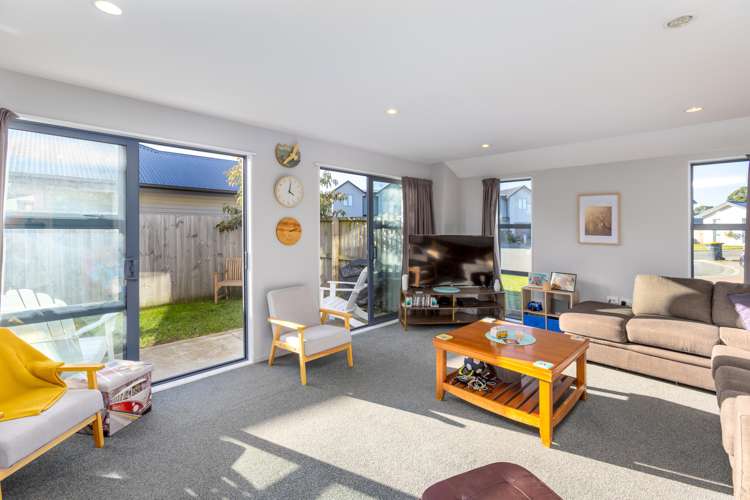 22 Eric Adam Way Linwood_5