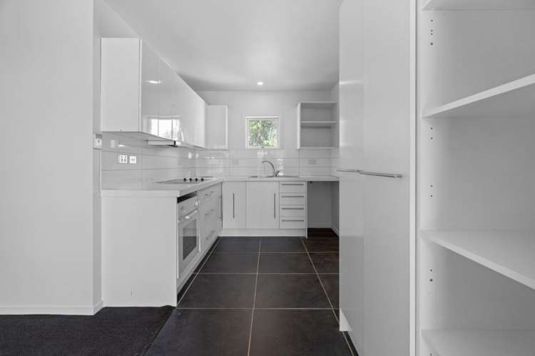 2/630 Hereford Street Linwood_5