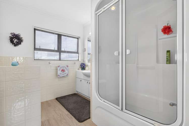 3 Julies Way Rangatira Park_7
