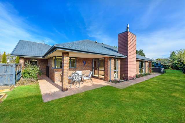 Country Charm, Community Spirit