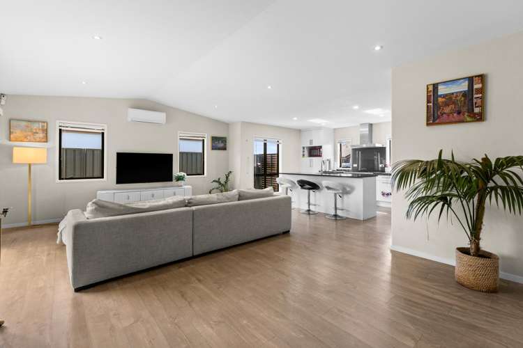 4 Drake Crescent Awatoto_7