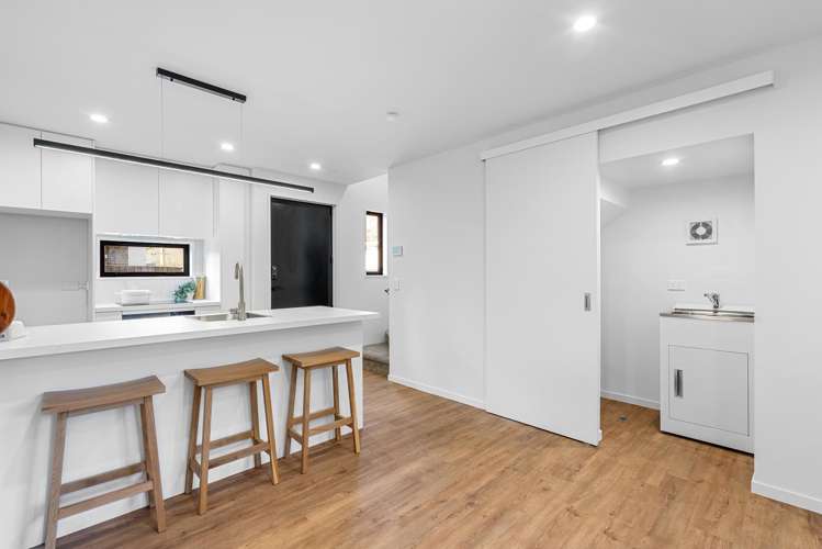 1-4/12 James K Baxter Place_5