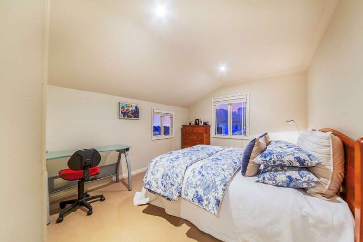 17 Kenley Heights Flat Bush_17