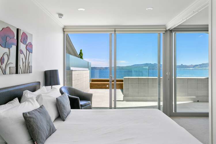 20/225 Lake Terrace Waipahihi_2