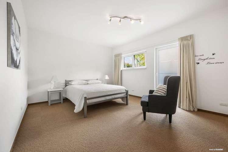 61 Roberta Crescent Orewa_14