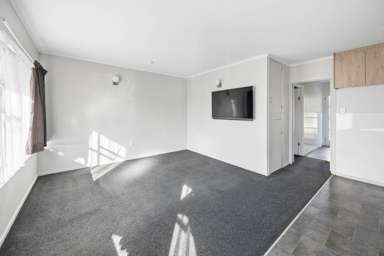 8/3 Rocklands Avenue_2