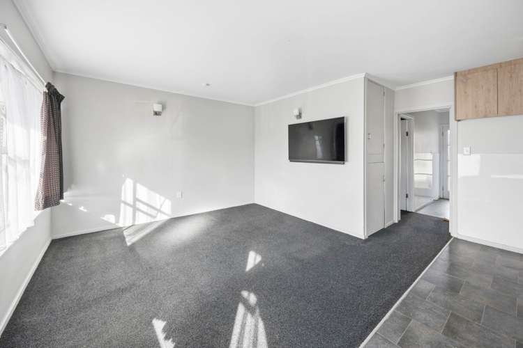 8/3 Rocklands Avenue Mt Eden_2