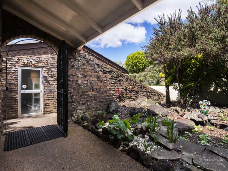 14 Coromandel Crescent Mairangi Bay_14