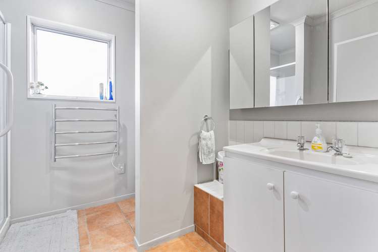 31e Kaiwaka Road Waiuku_17