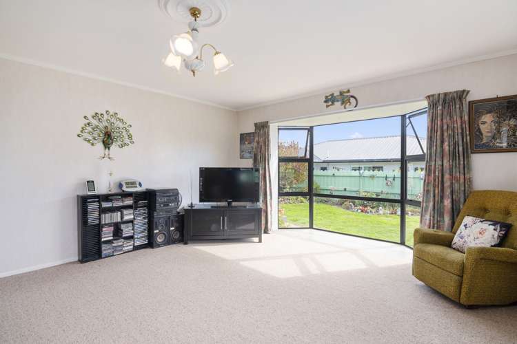 82 Olympus Way Richmond_5