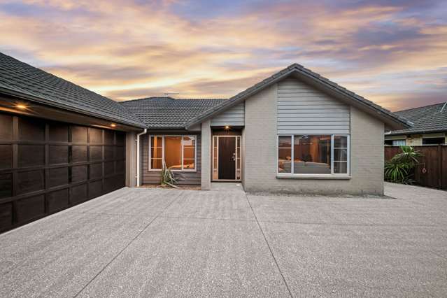 4 Bed Brick & Weatherboard Home in Flat Bush