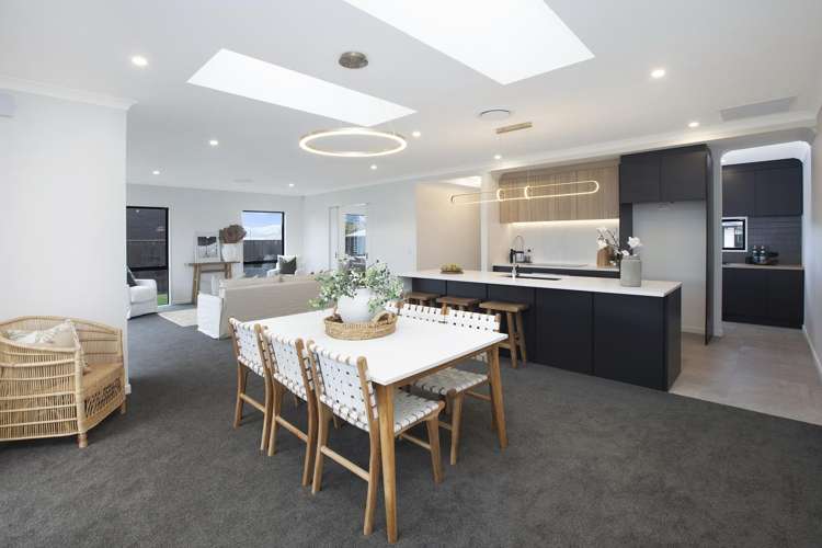 22 Verdeco Boulevard Lincoln_3