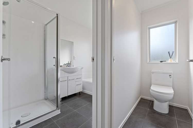 2/142 Archers Road Glenfield_16