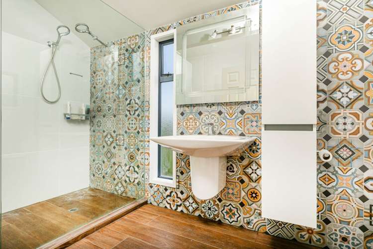 8 Almond Grove Greenhithe_12