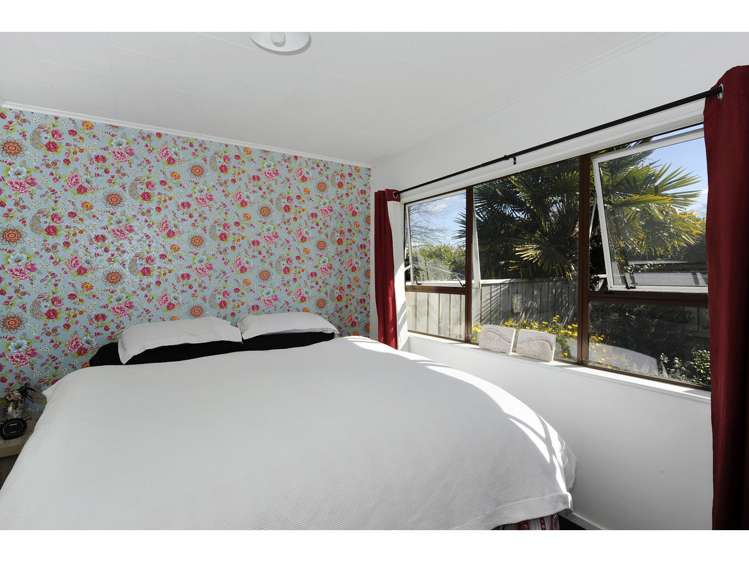 2/11 Lichfield Street Stoke_8