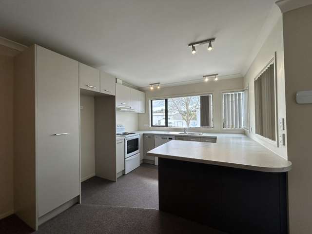 1/15 Roxanne Place 11233_1