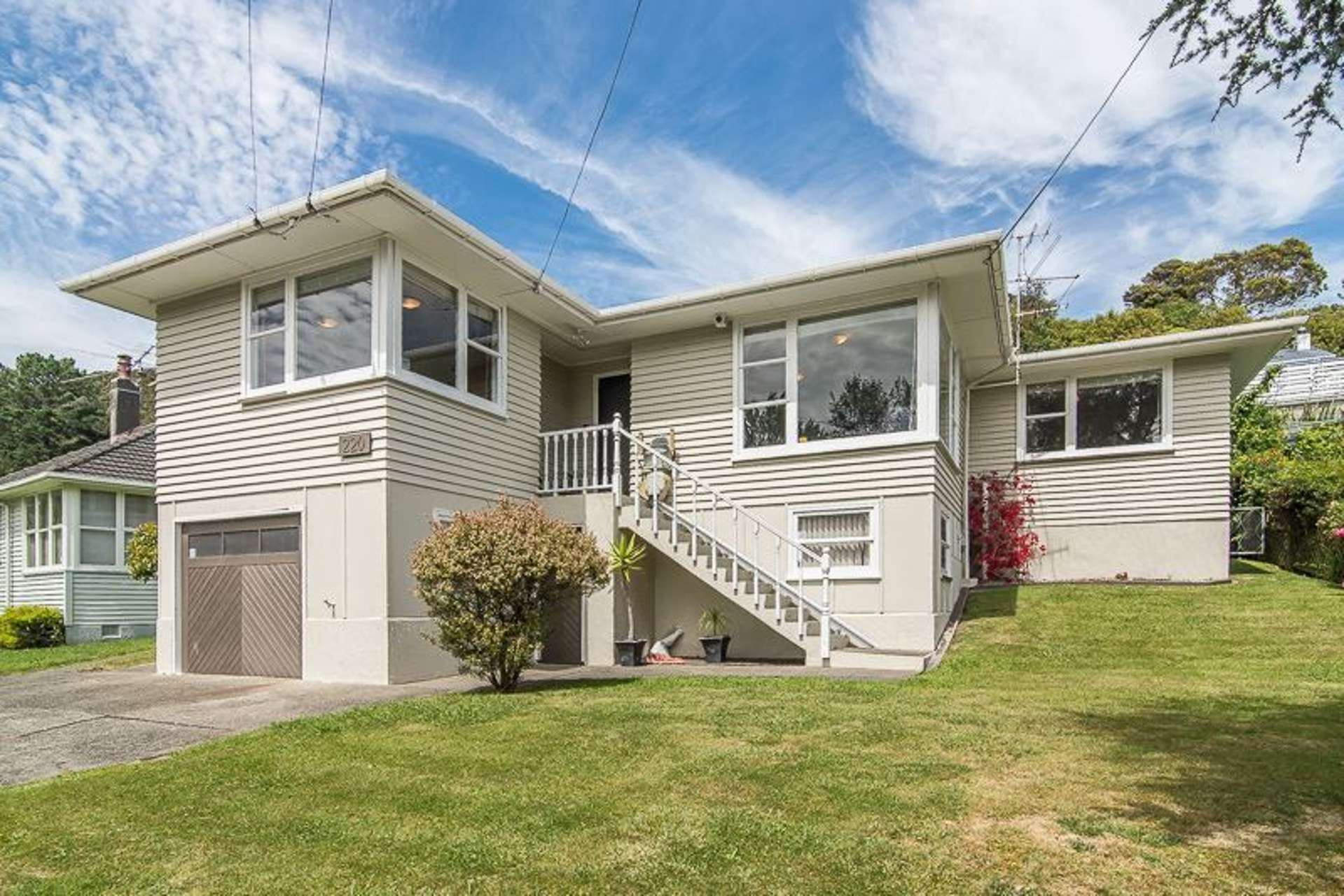 220 Waddington Drive Naenae_0