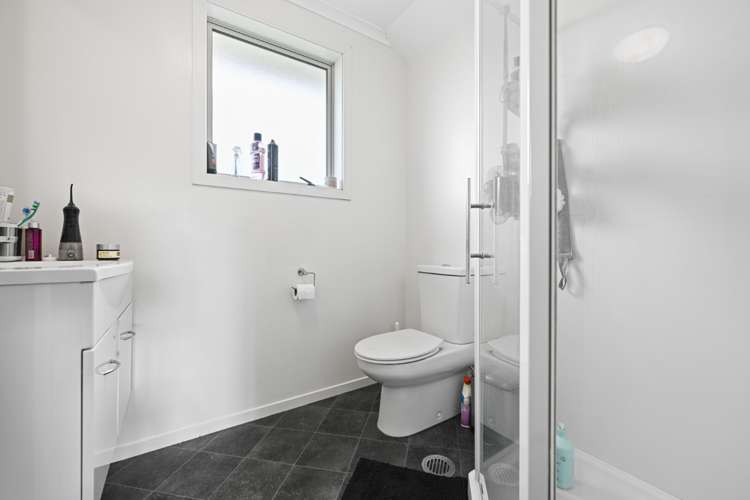 59 Chiefs Court Hamilton East_8