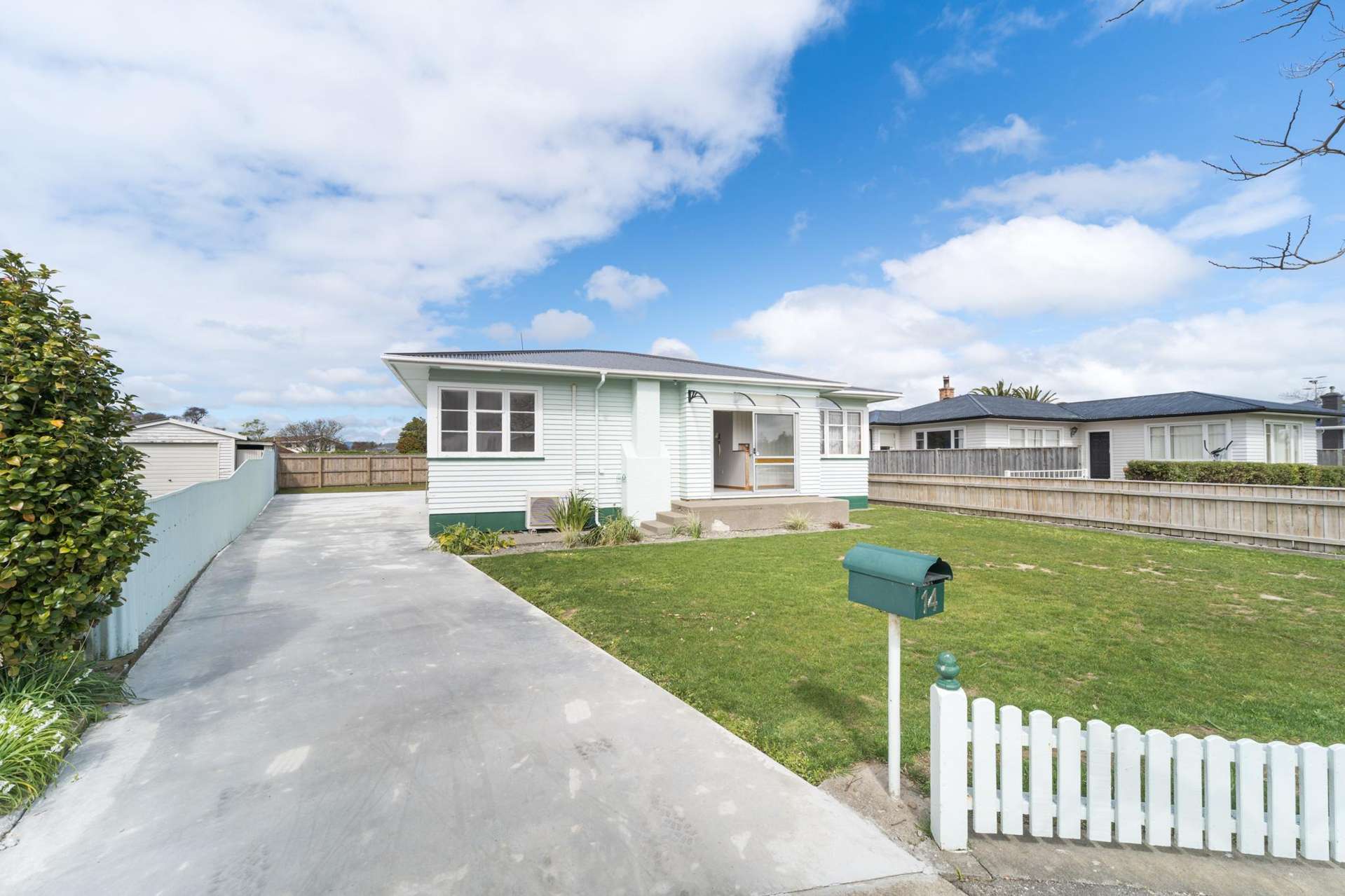 14 Belvedere Crescent Takaro_0