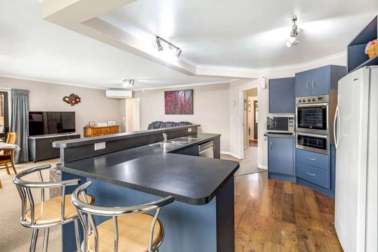 49 Peppertree Glade Kelvin Grove_2