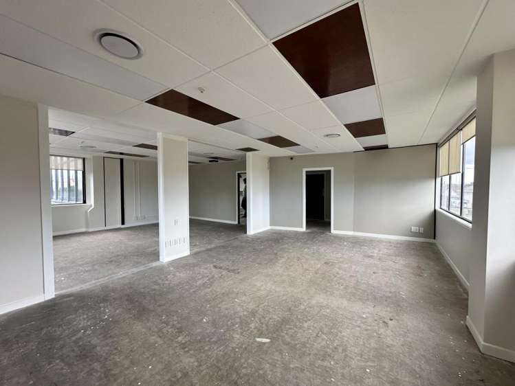 3053 Great North Road New Lynn_8