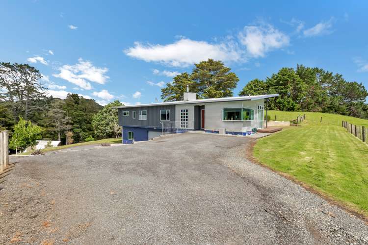 26 Old School Road Maungakaramea_4