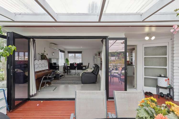 14 Valdale Road Henderson_11