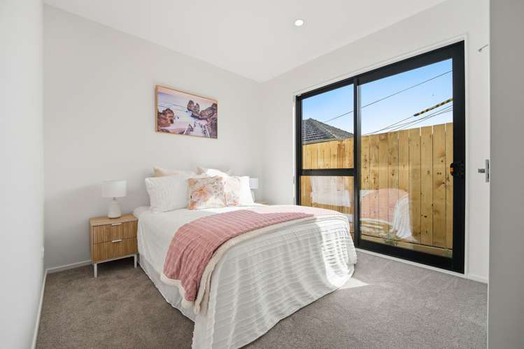 13 Churchill Avenue_4