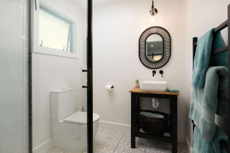 12a Broadway Picton_14