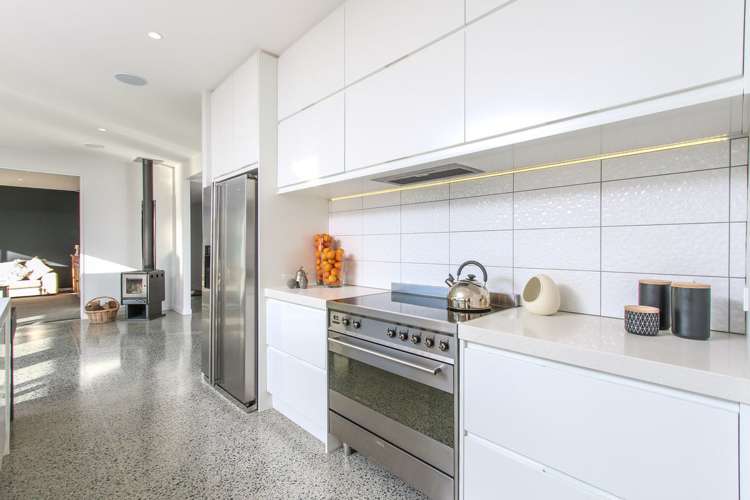 1233 East Coast Road Redvale_5