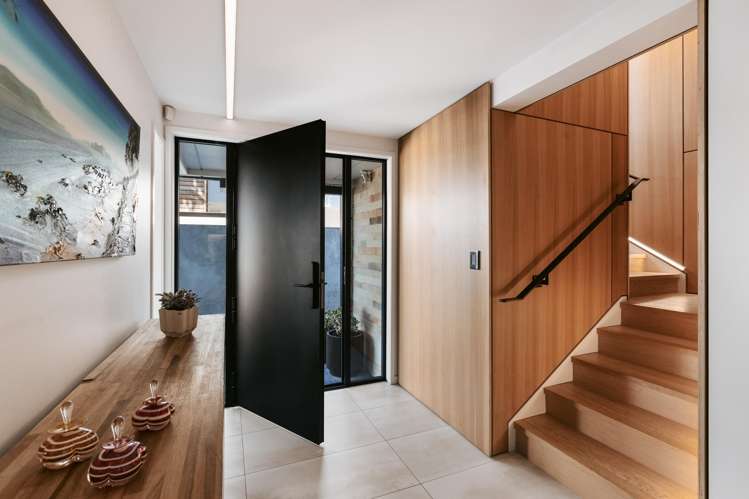 87 Marine Parade Mount Maunganui_27