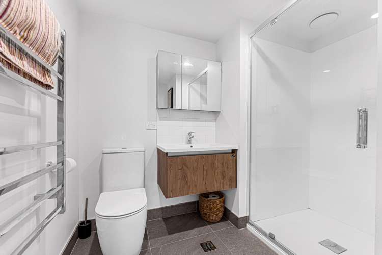 201/28 Shortfin Place Flat Bush_9