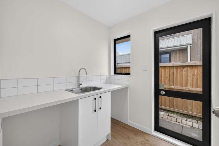 2/63a Mackworth Street Woolston_10