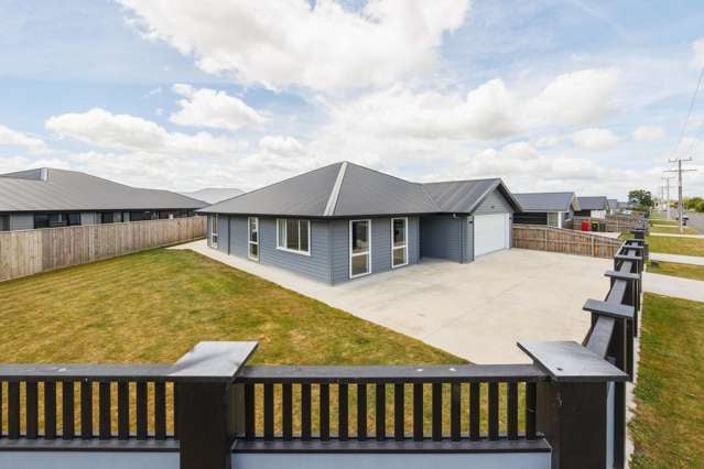 64 Pharazyn Street Feilding_1