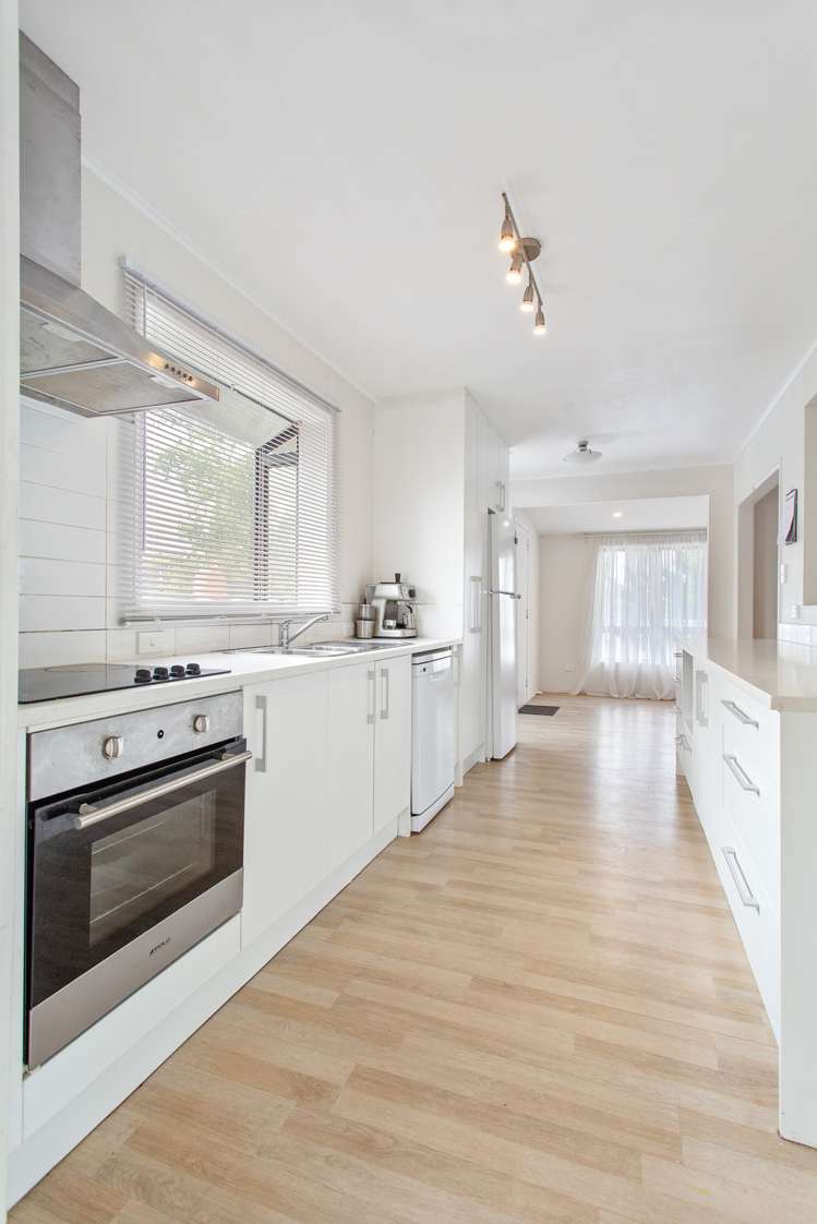 6 Rainbow Place Wattle Downs_25